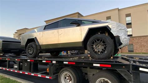 tesla suv crash test